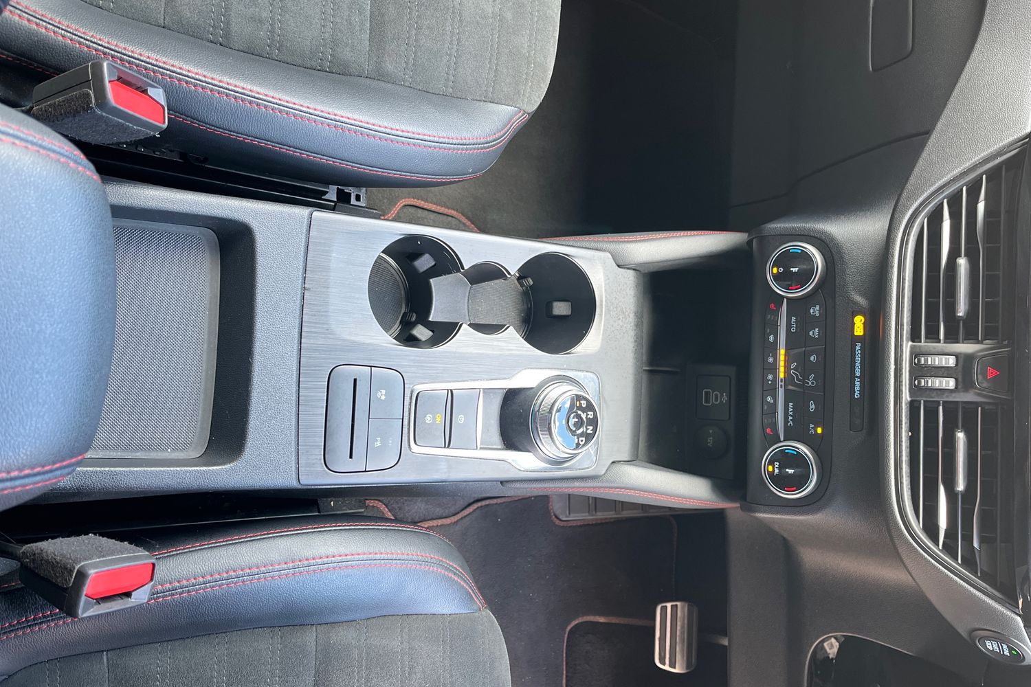 Ford KUGA Photo 32