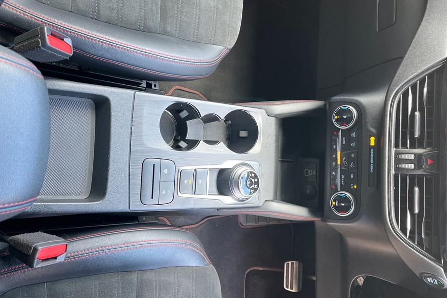 Ford KUGA Photo autoimg-73c993c1a04e6f989407ea09fbb6fd5838cb35fa.jpg