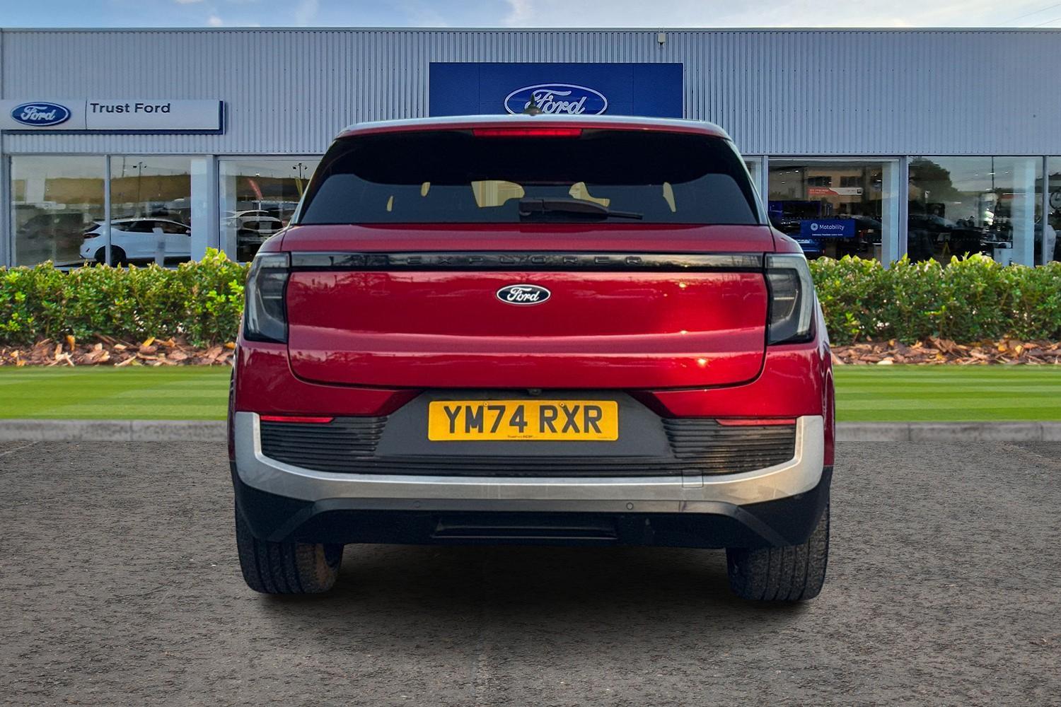 Ford Explorer Photo 6