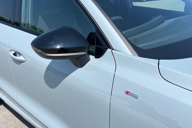AUDI Q3 Photo 20