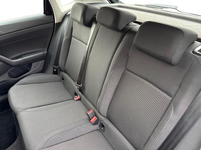 VOLKSWAGEN Polo Photo 9