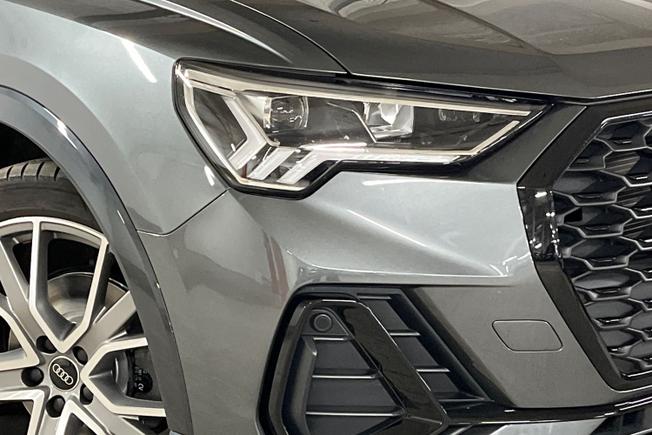 AUDI Q3 Photo 19