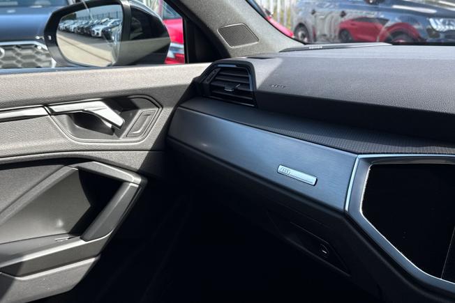 Audi Q3 Photo 36