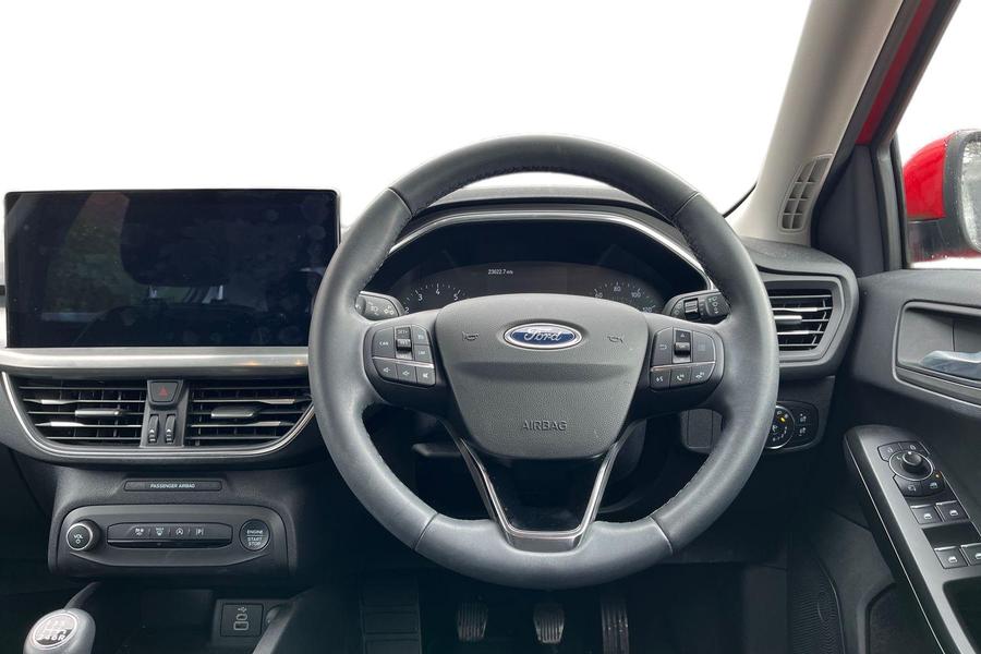 Ford FOCUS Photo autoimg-73de5370697bfa6bda32b0118963de31de3cc048.jpg
