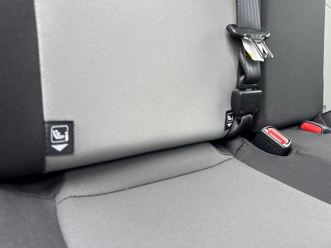 TOYOTA Yaris Photo 24
