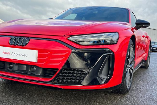 AUDI S e-tron GT Photo 42