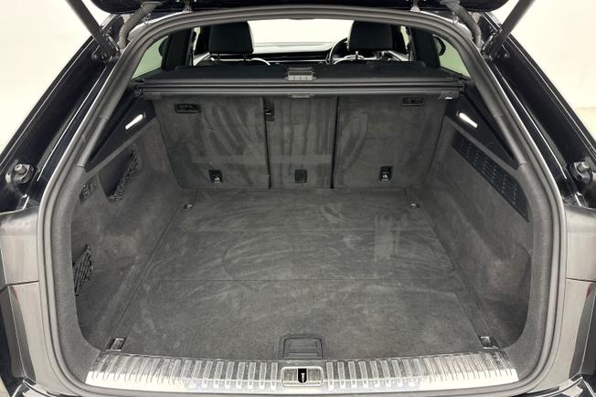 AUDI Q8 Photo 12
