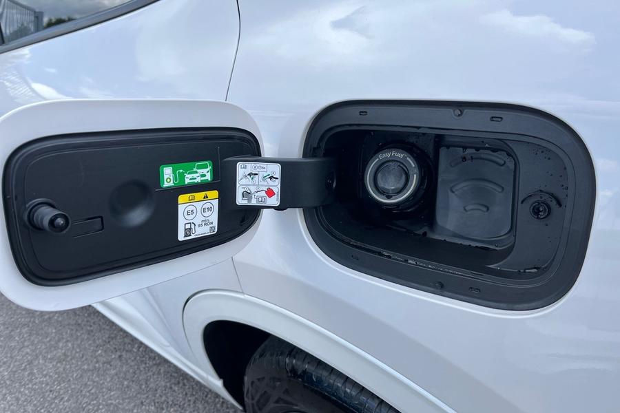 Ford Kuga Photo autoimg-73e71554ce7504ec95ba53c21c44a15893808288.jpg