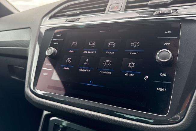 VOLKSWAGEN Tiguan Photo 32