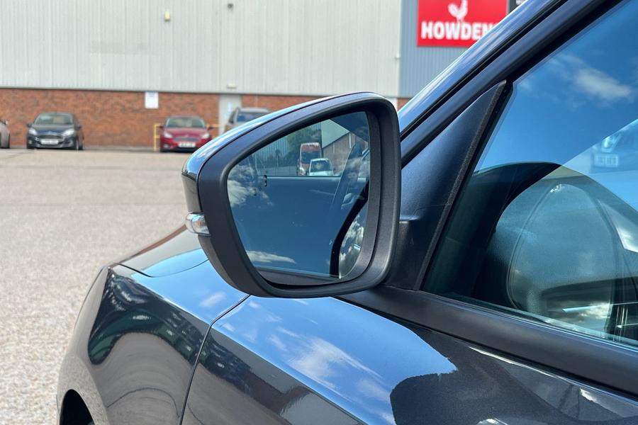 Ford Focus Photo autoimg-73e89a5e0b9a7809be98c5c3edf35b90494a20af.jpg