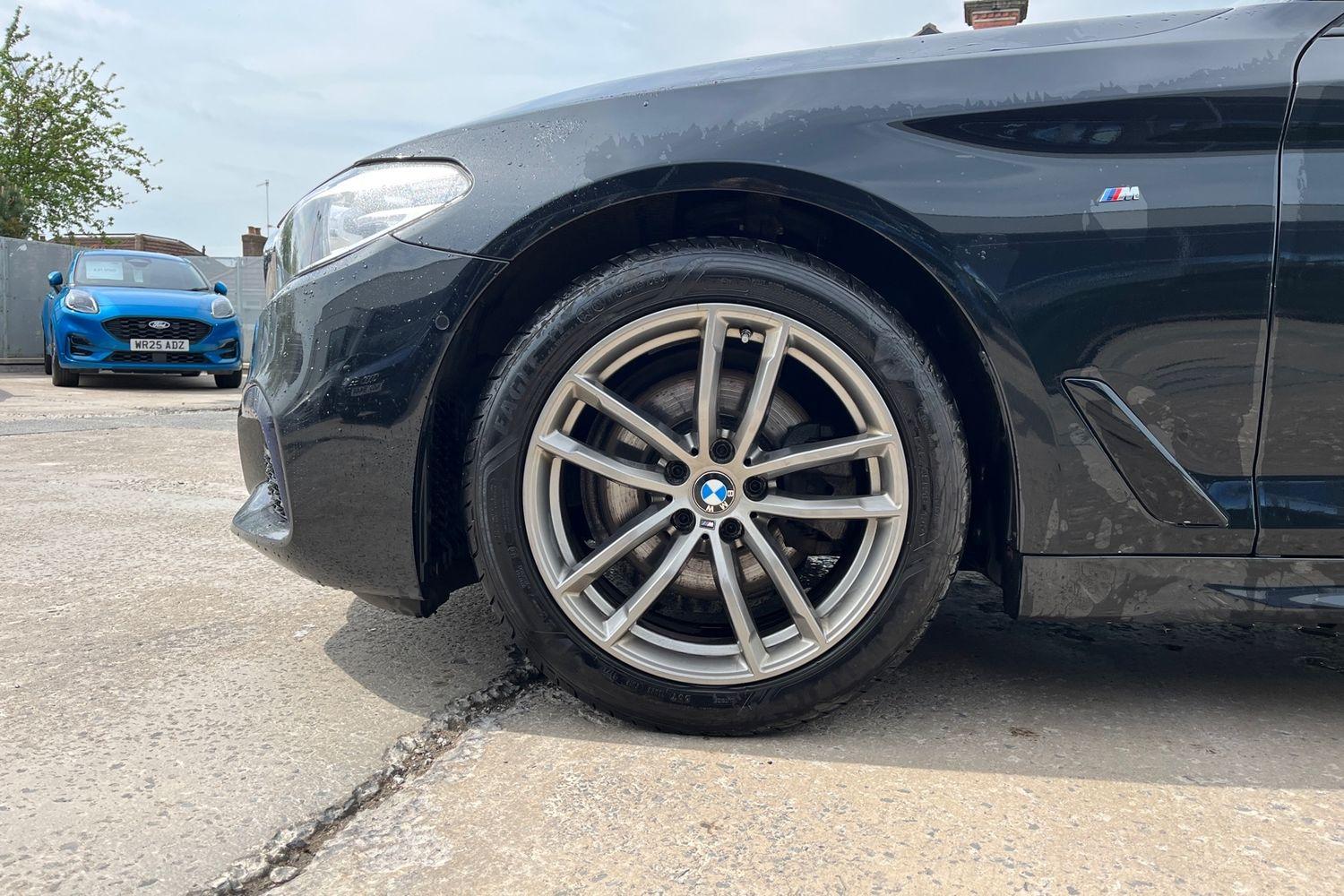 BMW 5 SERIES Photo 7