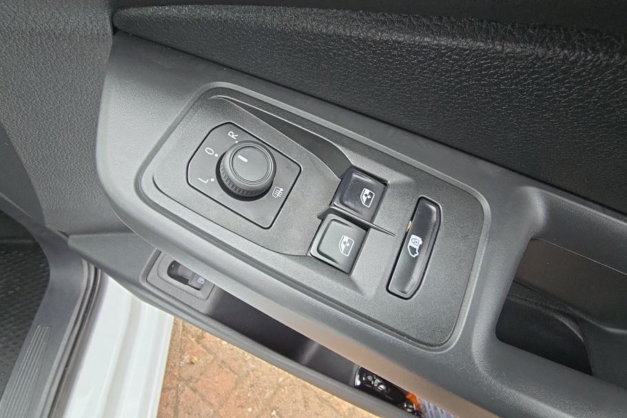 Used Ford TRANSIT CONNECT 18