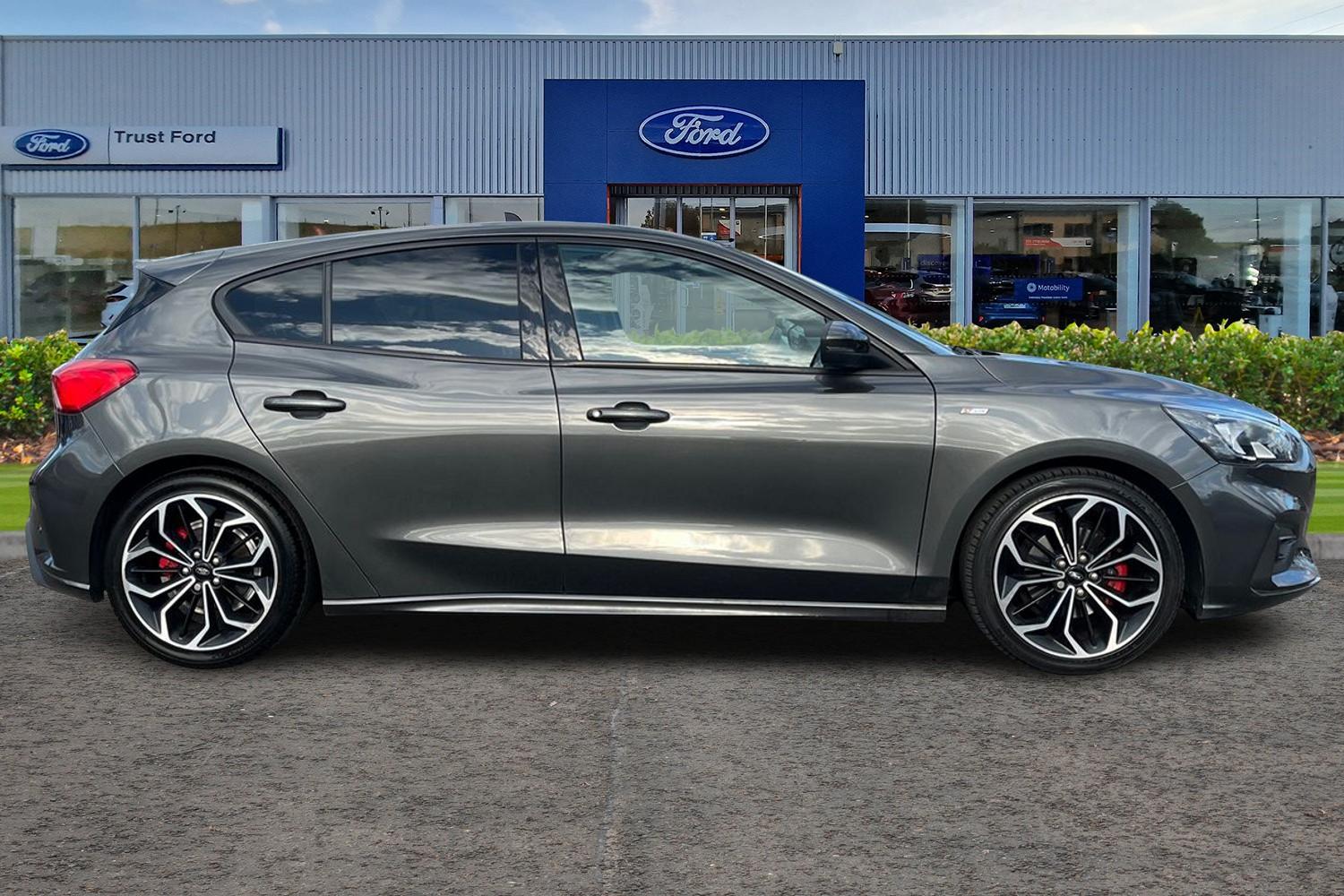 Ford FOCUS Photo 2