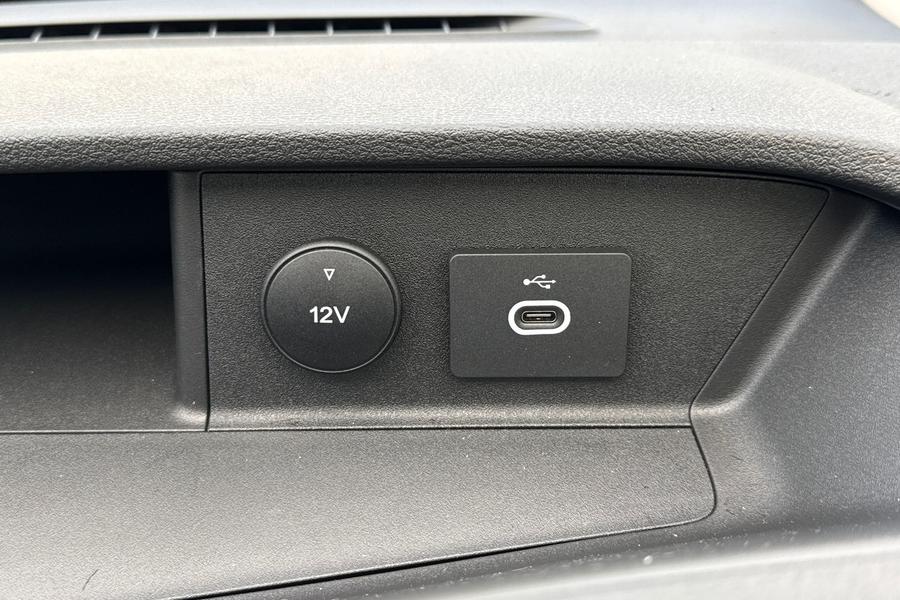 Ford E-TRANSIT Photo autoimg-73f4a32ca85a5fd76e0a4eac8733f71e13031dfe.jpg