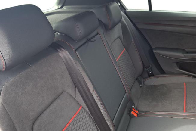 VOLKSWAGEN Golf Photo 9