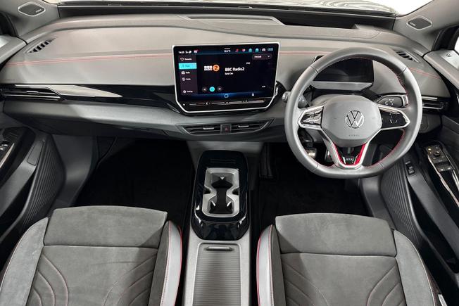 VOLKSWAGEN ID.4 Photo 10