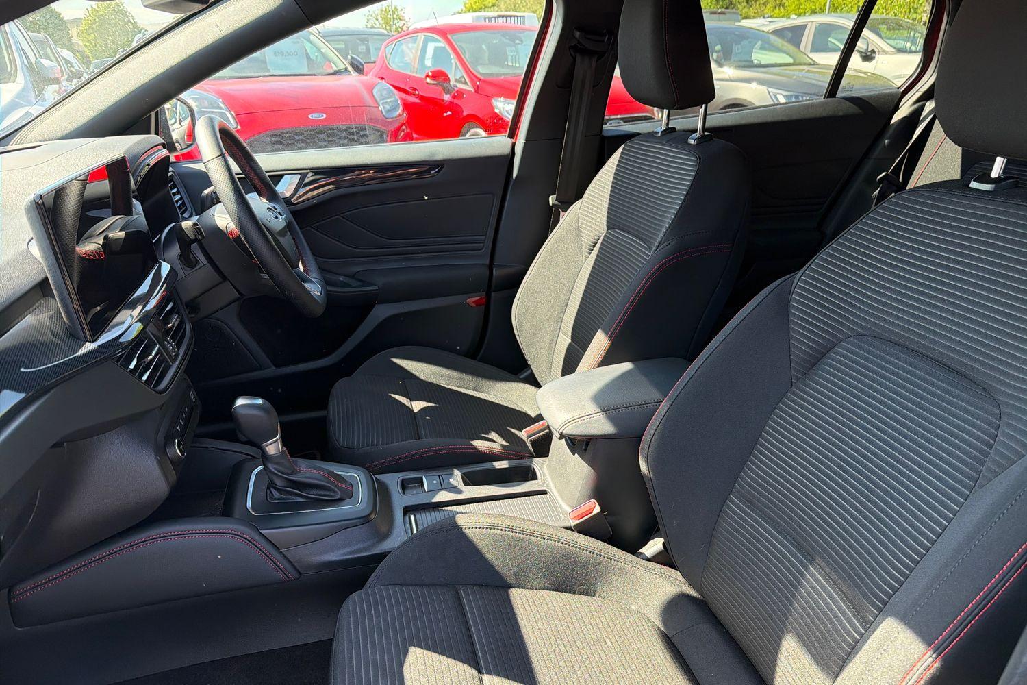 Ford FOCUS Photo 18