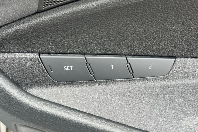 AUDI Q8 E-Tron Photo 51
