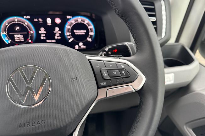 VOLKSWAGEN Grand California Photo 17