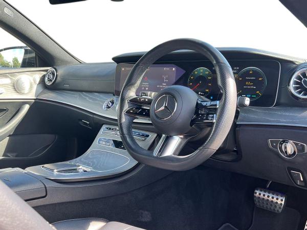 Mercedes-Benz E Class Photo autoimg-73fd913253834fe5470bf859575f20abfbcfd87f.jpg