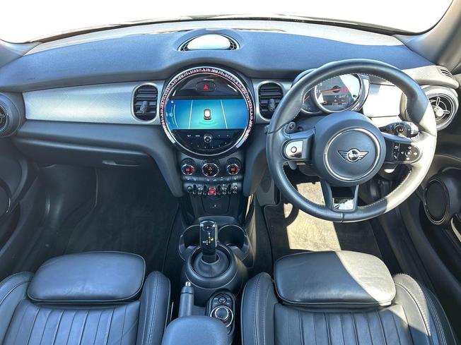 MINI Hatch Photo 10