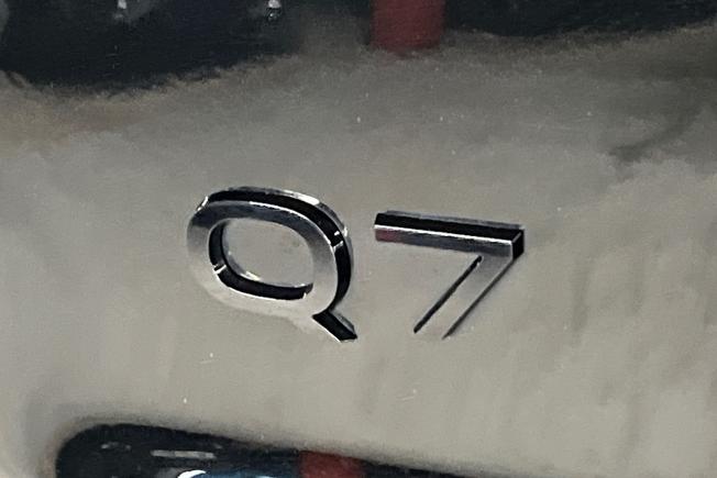 AUDI Q7 Photo 34