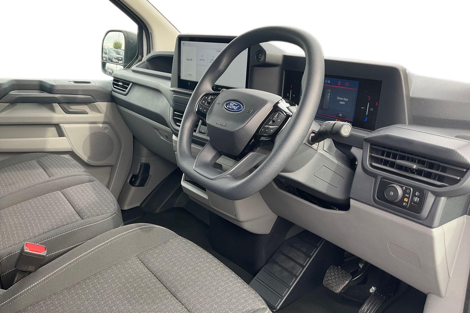 Ford E-Transit Custom Photo 13