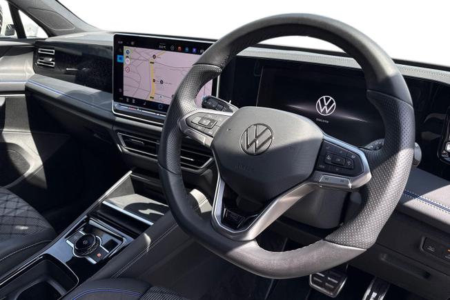 VOLKSWAGEN Tiguan Photo 6