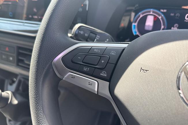 VOLKSWAGEN Crafter Photo 16