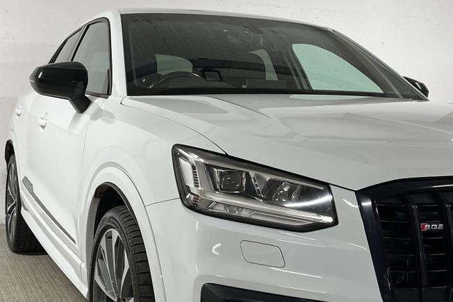 AUDI SQ2 Photo 38