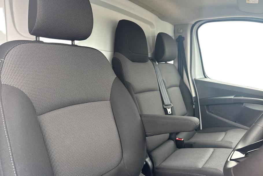 Used Renault TRAFIC NU74EDO 11