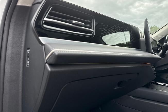 VOLKSWAGEN Passat Photo 50