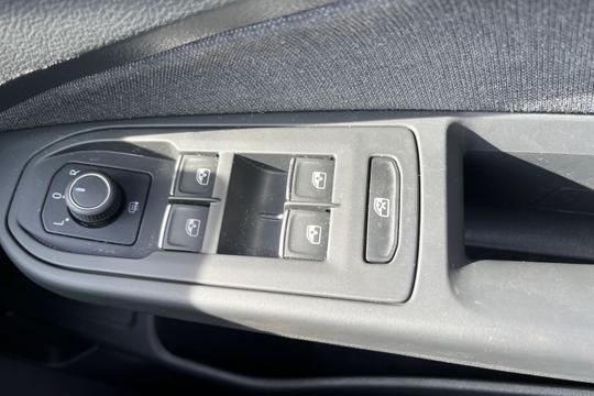 Volkswagen Golf Photo autoimg-74132921b7ffc1231d384673ad1ac0f13f805c52.jpg
