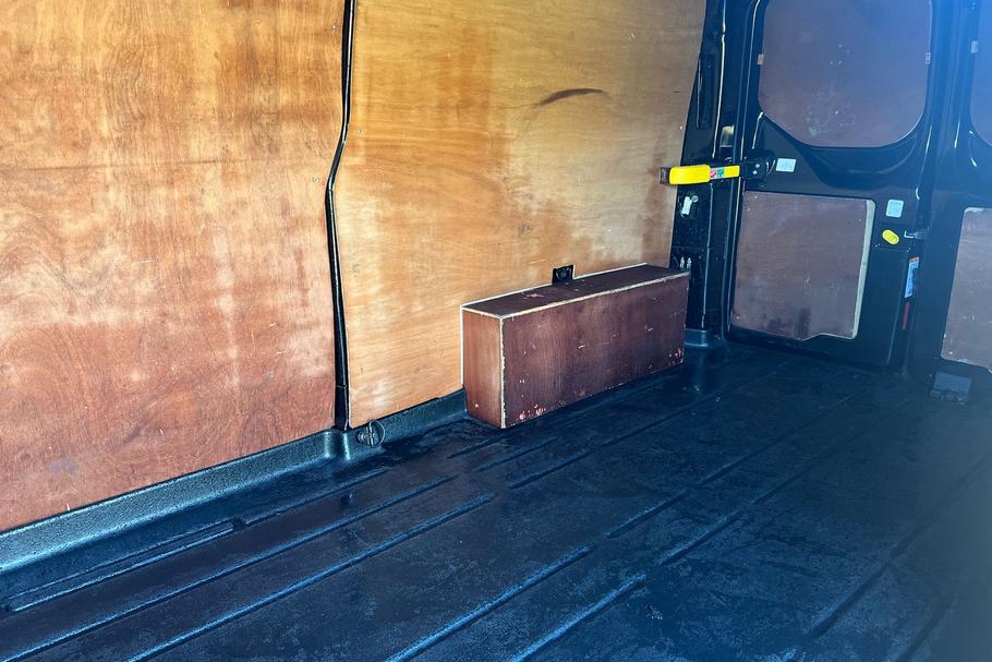 Used FORD TRANSIT CUSTOM YR70ZBN 4