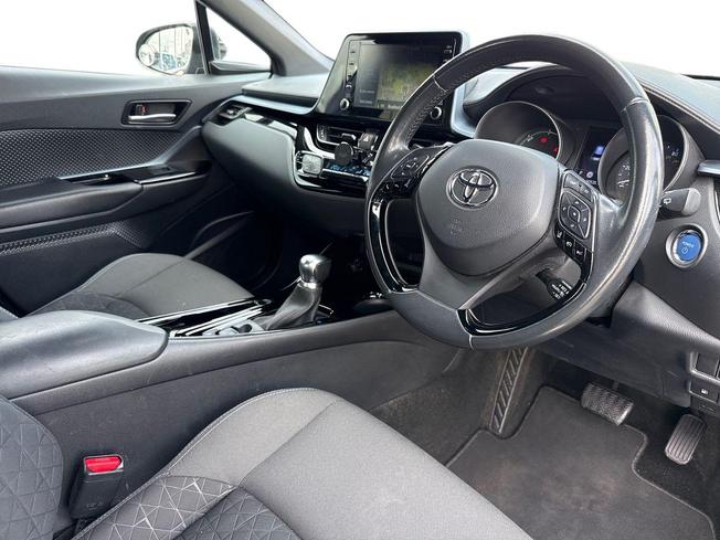TOYOTA C-Hr Photo 6