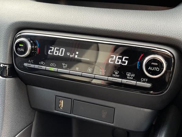 Toyota Yaris Photo autoimg-741fa60b1b75bc1c270847bfba574a3d4a6fa50b.jpg