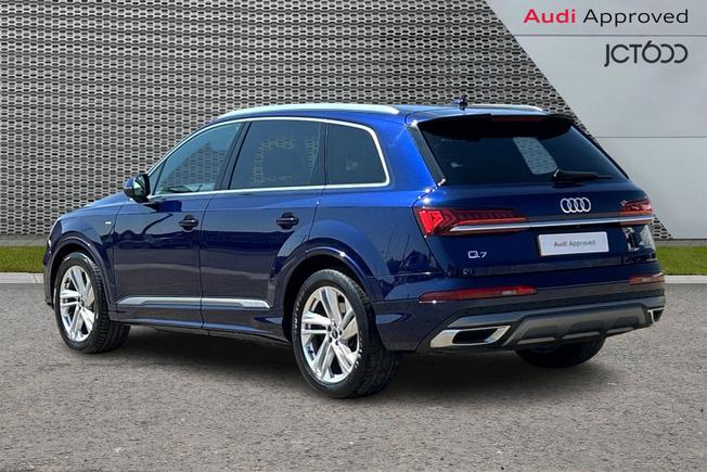 AUDI Q7 Photo 3