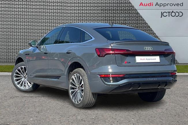 AUDI Q8 E-Tron Photo 3