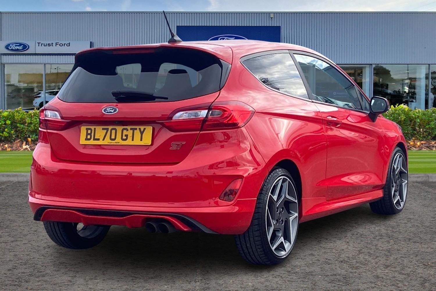 Ford FIESTA Photo 3