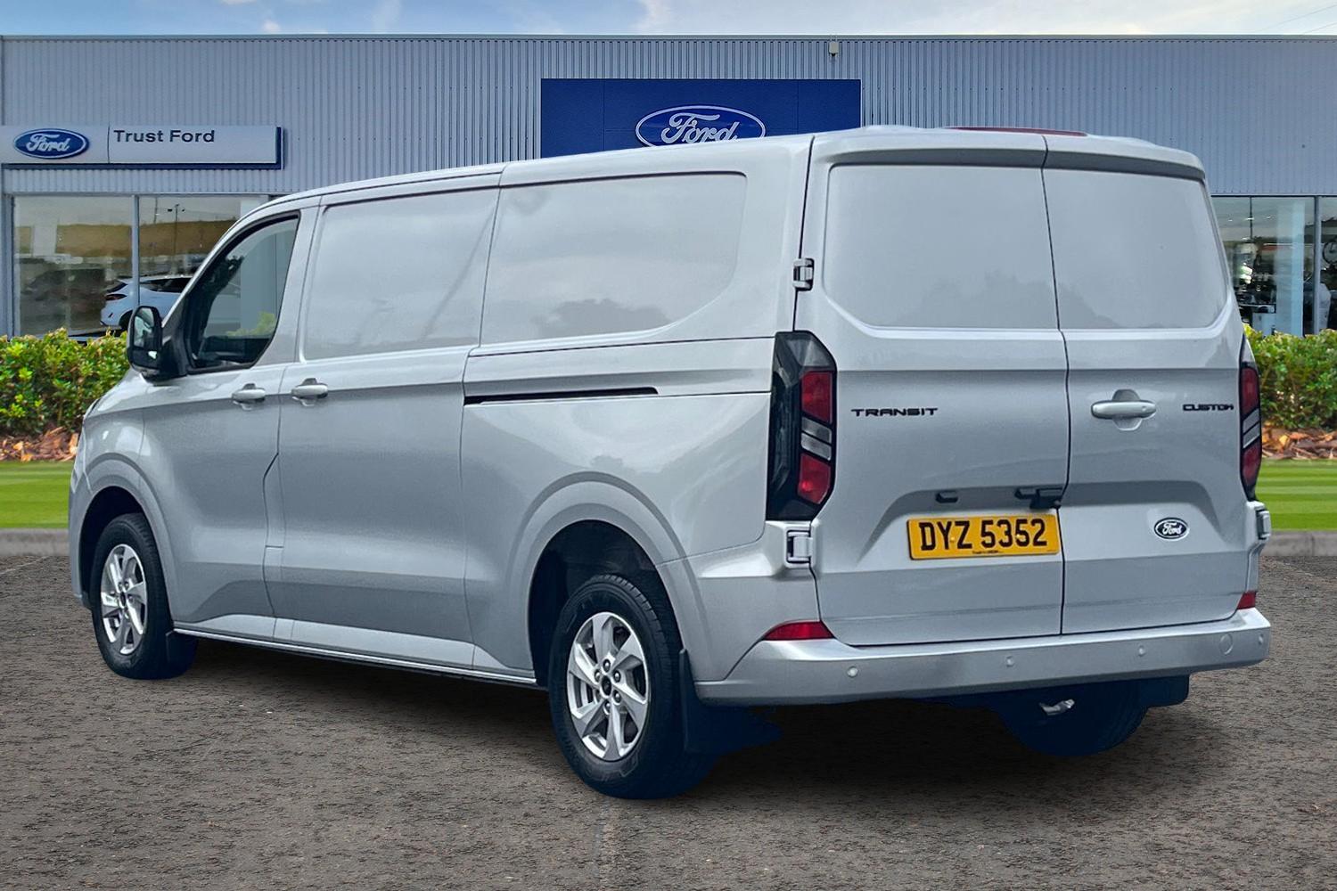 Ford TRANSIT CUSTOM Photo 1