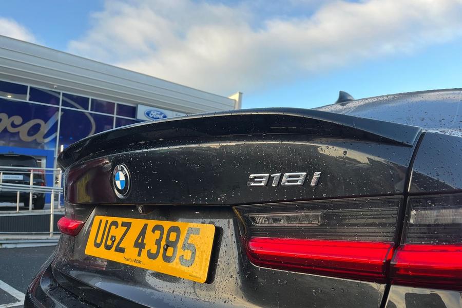 BMW 3 SERIES Photo autoimg-7436addcdf7a91b1a042ffd55d24c5872f45ae9f.jpg