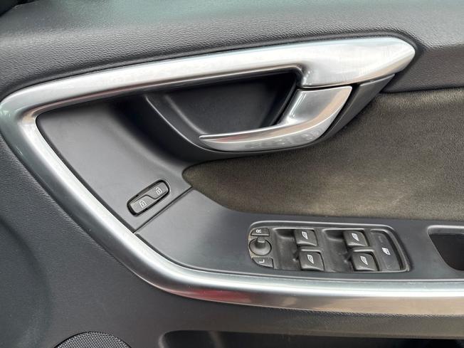 VOLVO XC60 Photo 27