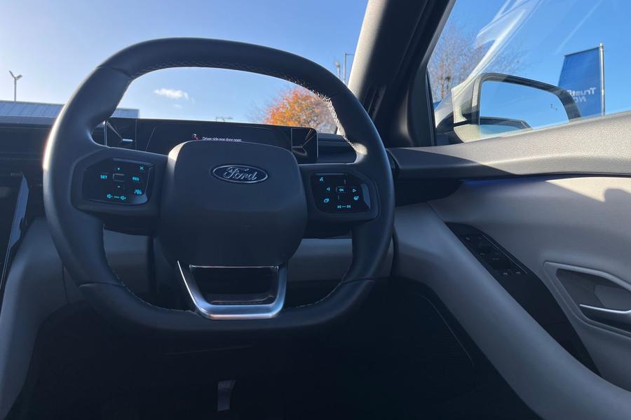Ford Explorer Photo autoimg-7439393aa506f23b67b8c42b2d73acc5bbe27705.jpg