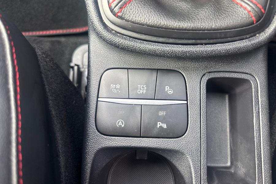 Ford FIESTA Photo autoimg-743b598347b1e16420282d15d4ffbf1f31535244.jpg