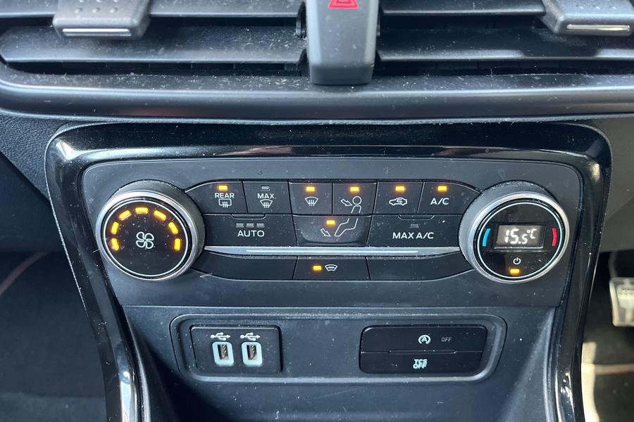 FORD ECOSPORT Photo autoimg-743d37105998502efb4ad010693bef811fae42ad.jpg