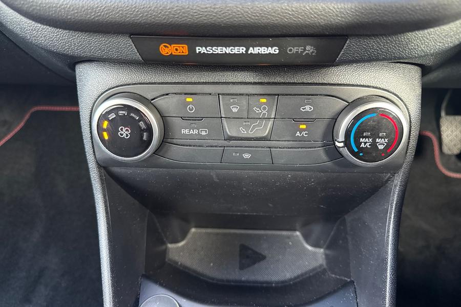 Ford FIESTA Photo autoimg-74411d837b54f134acf82a6fade4f2b6549b46b3.jpg