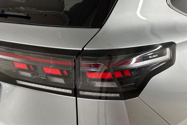 VOLKSWAGEN Tiguan Photo 18