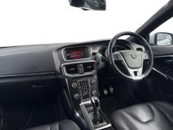 VOLVO V40 Photo 2