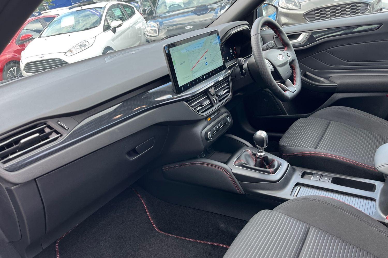 Ford FOCUS Photo 17