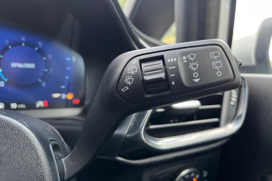 Ford FIESTA Photo autoimg-74491e92ac74f3c69277a9a3506667a97900b399.jpg